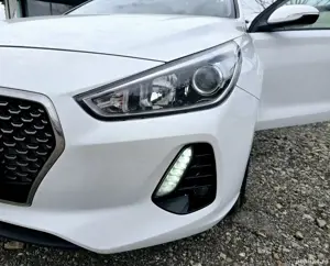 Hyundai I30 1,6 CRDI 2017 - imagine 6 Hyundai I30 1,6 CRDI 2017 - imagine 6