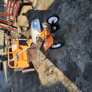Vând motocultor pe benzina cu toate utilajele 