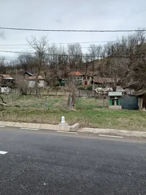 Vand casa batraneasca locuibila cu iesire la strada principala aflata in Buzau, Valea Fantanei! - imagine 3