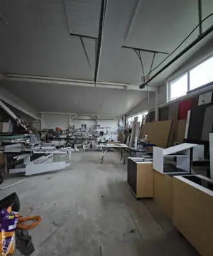 Teren de 450 mp cu locuinta de 96 mp si spatiu de depozitare de 120 mp - imagine 2