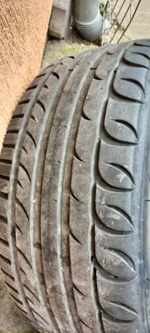 Vând jante cu cauciucuri BMW