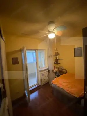 Apartament de vanzare, cu 5 camere, zona 300 Micalaca - imagine 4