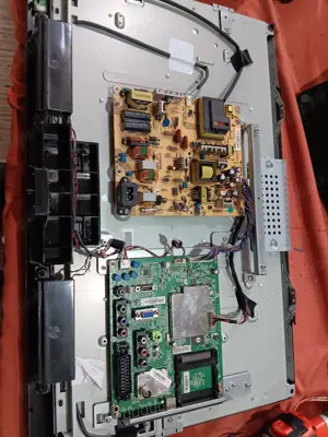 Dezmembrez tv Philips 26pfl3606h