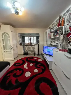 Apartament cu 3 camere, 55 mp, parter, zona George Enescu - imagine 2 Apartament cu 3 camere, 55 mp, parter, zona George Enescu - imagine 2