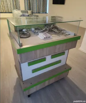 Vitrine prezentare marfă sau diverse rosu si verde impecabilă  - imagine 4