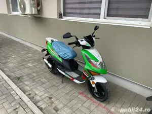 Inchiriere scutere - Scooter for rent 