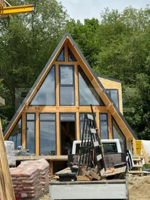 Cabane tip A, 4 camere, 300 mp/cabană, zona Colibița