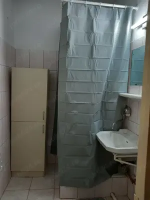 Închiriez garsonieră Far-Billa lângă căminele studențești  - imagine 5