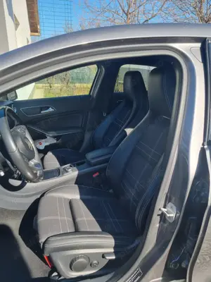 Mercedes-Benz A200, 2017 - imagine 9