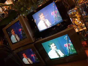 Retro PC Gaming Lan Party Events Organizare Evenimente Jocuri pe Calculator Oldies TV CRT WALL Video - imagine 3