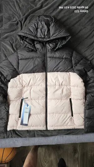 Vand geaca O'neill noua 