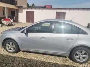 Chevrolet Cruze 1.6 - imagine 4