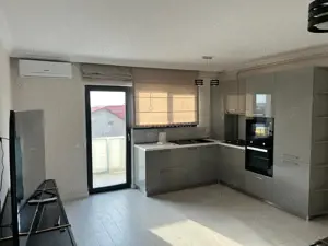 2 decomandat, mobilat, utilat,bloc nou, etaj 3, parcare - zona centrala