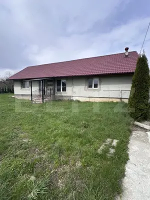 Casă de vânzare,  zonă deosebită , teren generos,Sălișca