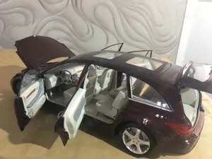 Macheta Auto Metalica Mercedes Benz R-Class; 1:18; Producator: Minichamps - imagine 3