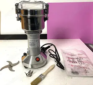 Grinder Royalty Line 850W   Puternic si Compact!