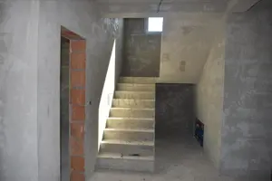 Casa individuala - garaj - finisaje premium - asfalt - toate utilitatile