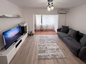 Apartament 3 Camere - 500 euro - Zona Spitalul Judetean