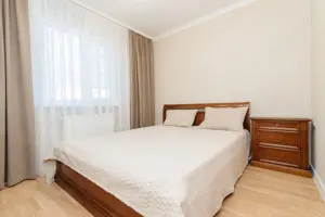 garsoniera de inchiriat in zona Ozana