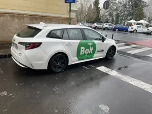 Toyota corola hibrid  - imagine 2