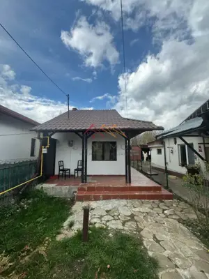 Casa 3 camere, teren 245 mp, CT, toate utilitatile, Campina, Prahova