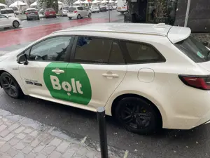 Toyota corola hibrid  - imagine 7