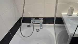 Vand apartament 2 camere decomandat in Deva, zona 22 Decembrie,  55 mp, mobilat, utilat 2 balcoane - imagine 16