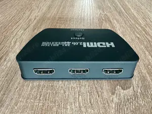 Switch HDMI 2.0b HDR Pigtail 4k 60Hz si 3D 3-in-1 out HDCP 2.2 - imagine 3