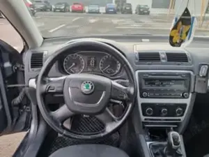 Skoda Octavia an 2011  - imagine 5