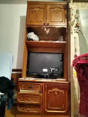 Pat metal ,dulap,noptiera,masa lemn, comoda