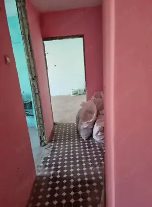 A9   Apartament Mioriței, 874 mp confort 1 sporit ,spațios , 2 holuri ,2 balcoane,,2 bai  - imagine 9