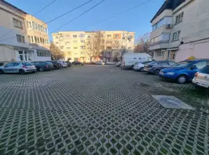 A 41 Apartament 2 camere,decomandat, spațios ,bucătărie mare , Fiald etaj 2 - imagine 7