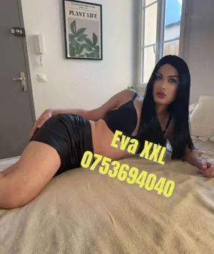 Eva XxL dotata doar activa ofer întâlniri și show web  - imagine 4