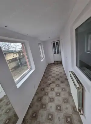 A 39 Proprietarul vinde in Buhuși ,casa 3 camere  la strada ,  - imagine 4