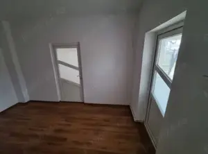 A 39 Proprietarul vinde in Buhuși ,casa 3 camere  la strada ,  - imagine 15