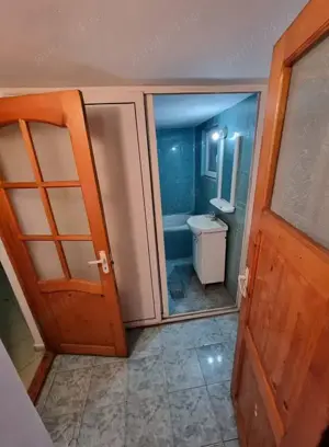 A 39 Proprietarul vinde in Buhuși ,casa 3 camere  la strada ,  - imagine 7
