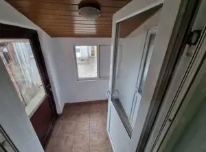 A 39 Proprietarul vinde in Buhuși ,casa 3 camere  la strada ,  - imagine 10