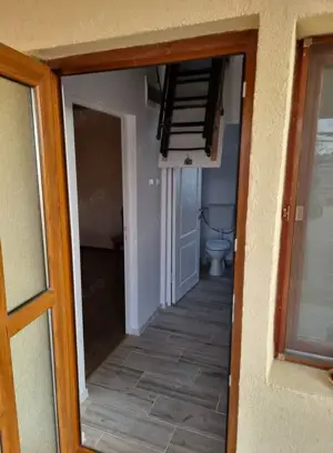 A 38 Proprietarul vinde 2 case cu 510 mp teren in Șerbănești Bacău  - imagine 5