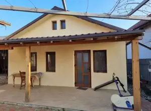 A 38 Proprietarul vinde 2 case cu 510 mp teren in Șerbănești Bacău  - imagine 6