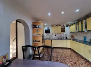 A 38 Proprietarul vinde 2 case cu 510 mp teren in Șerbănești Bacău  - imagine 15