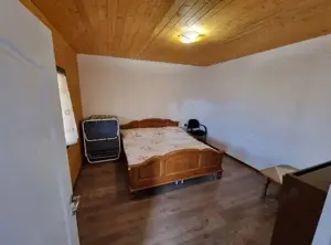 A 38 Proprietarul vinde 2 case cu 510 mp teren in Șerbănești Bacău  - imagine 13