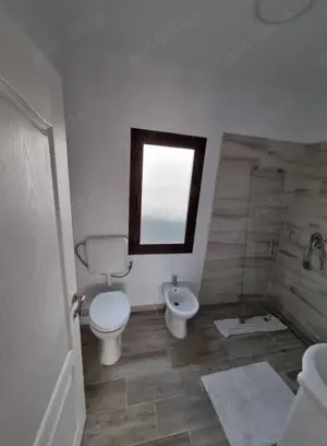 A 38 Proprietarul vinde 2 case cu 510 mp teren in Șerbănești Bacău  - imagine 8