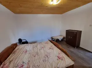 A 38 Proprietarul vinde 2 case cu 510 mp teren in Șerbănești Bacău  - imagine 10