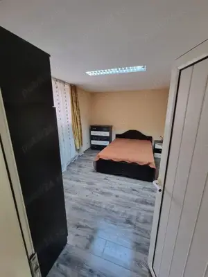 A 34 Proprietarul vinde apart 2 cam demisol strada George Bacovia mobilat ,utilat ,cu centrala ,, - imagine 2