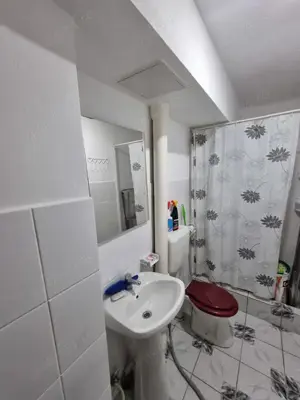 A 34 Proprietarul vinde apart 2 cam demisol strada George Bacovia mobilat ,utilat ,cu centrala ,, - imagine 4
