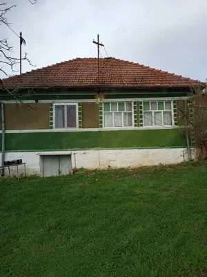 Casă la sat- cu teren de 3000 m