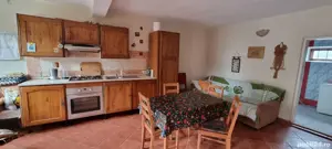 Vând casă in orașul Găesti  - imagine 3