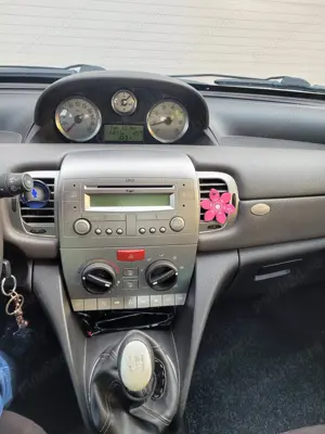 Lancia Ypsilon - imagine 4