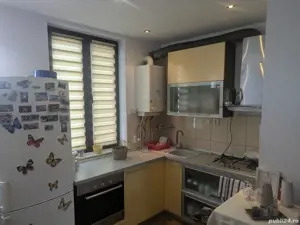inchiriez apartament 2 cam