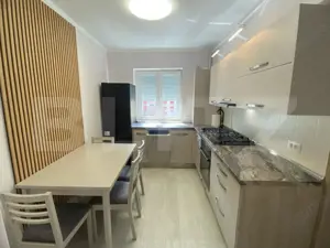 Apartament ultracentral de vânzare , 2 camere -renovat complet  - imagine 4